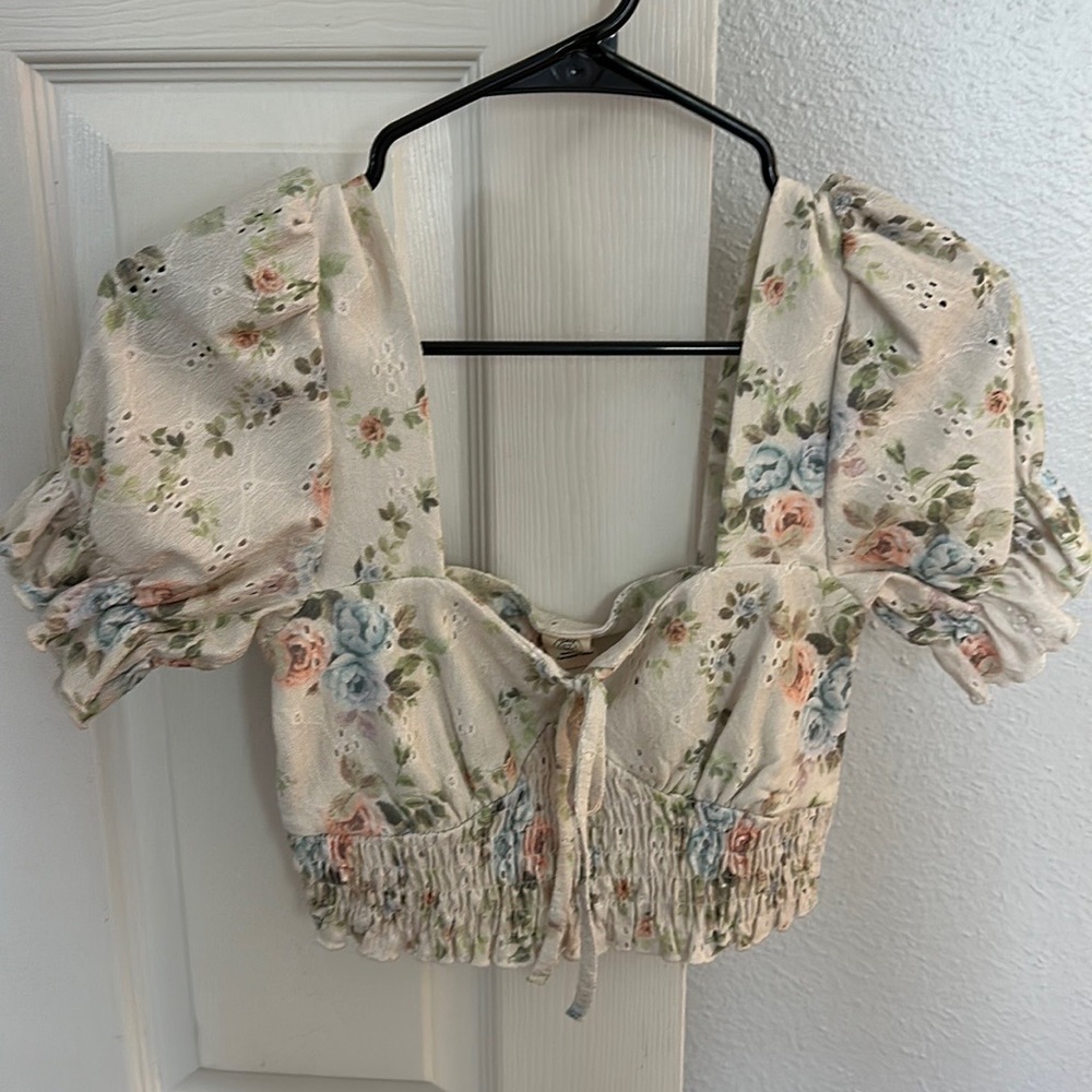 Urban Outfitters Top size small